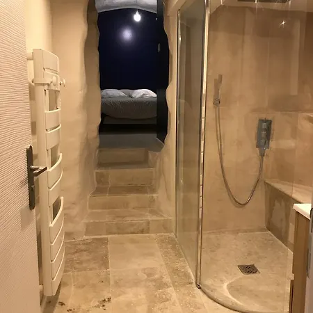 Apartment Kiss My Eyes *